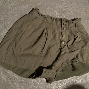 Cotton American Eagle Shorts Size Medium. Army green.
